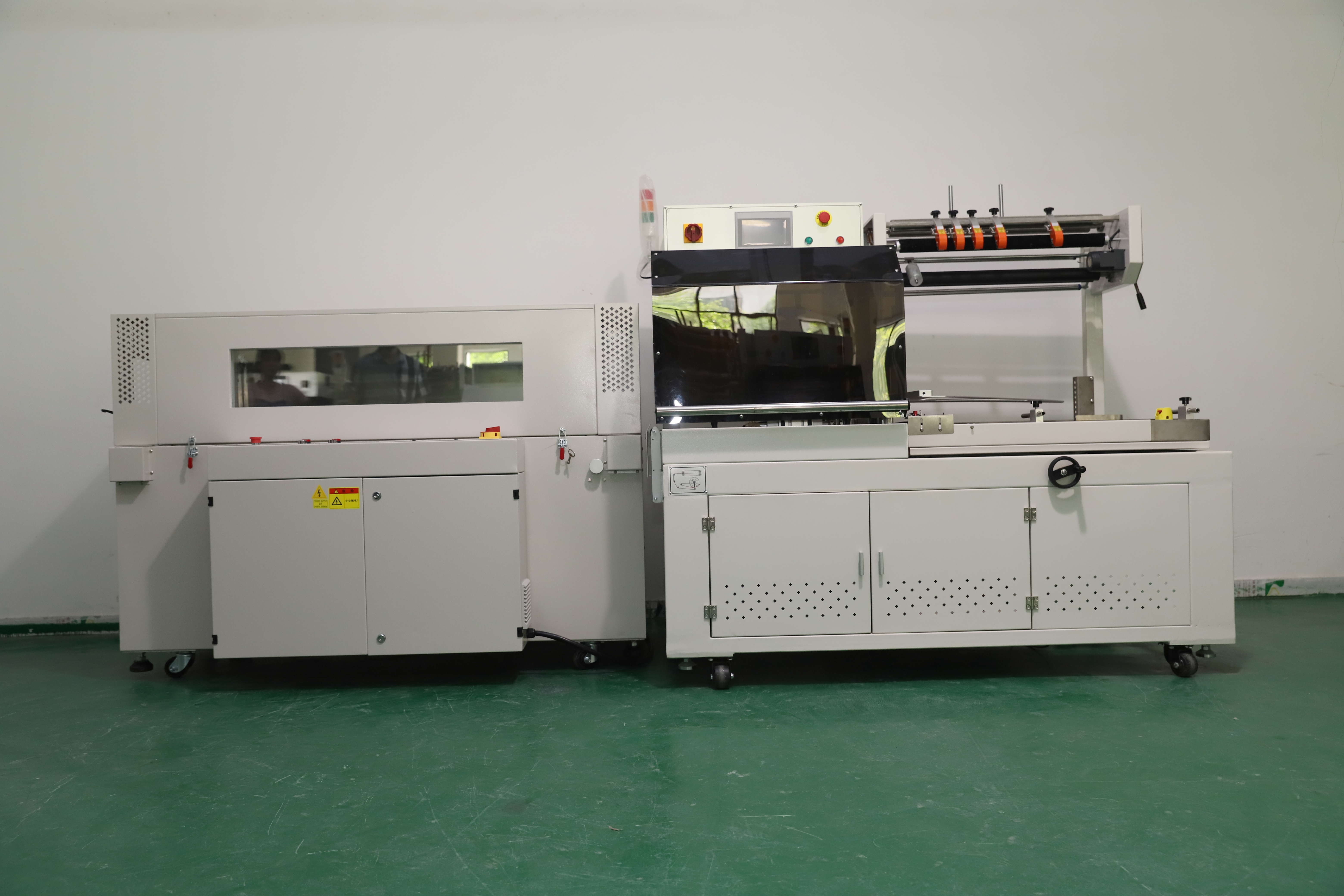 F700S边封封切收缩包装机.JPG
